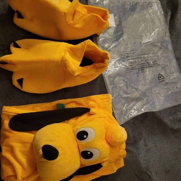 Mens Disney Pluto Costume - Picture 8 of 8